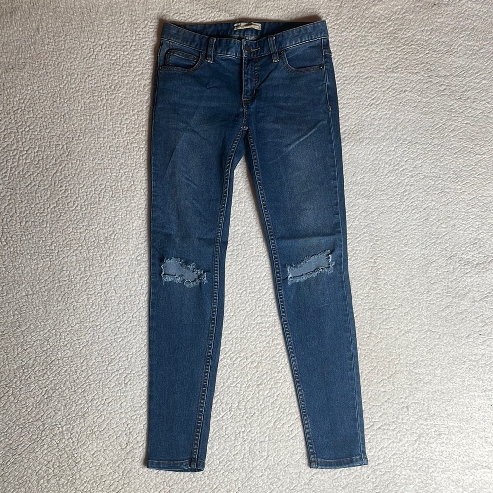 Free People Denim Jeans Dark Wash busted, knees size 25 - Picture 1 of 8